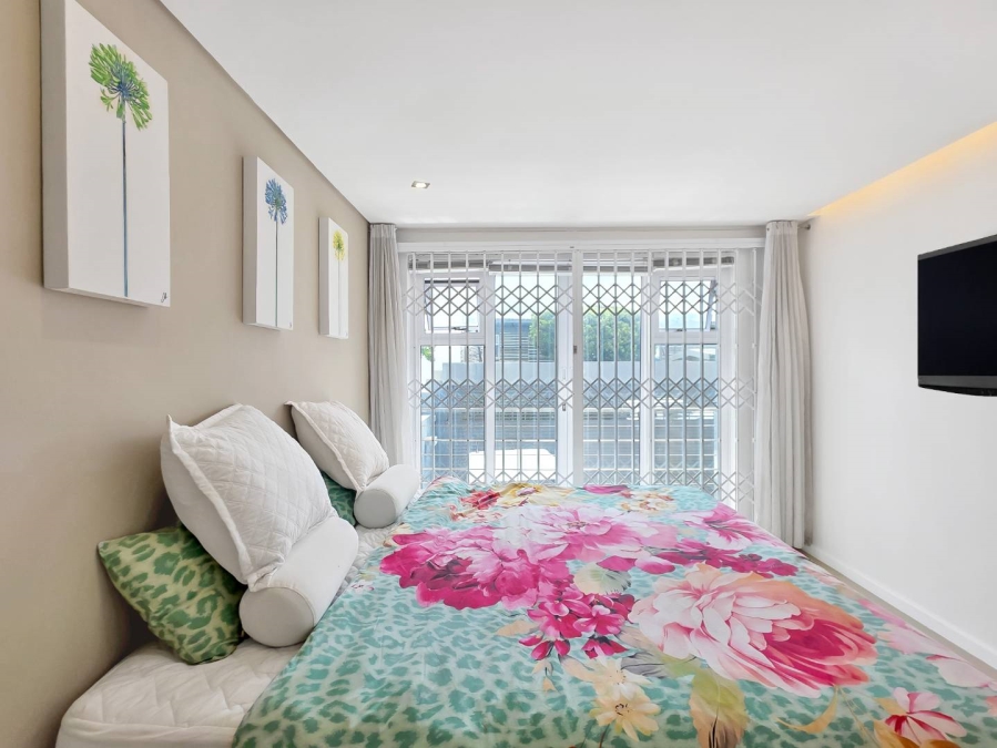 To Let 1 Bedroom Property for Rent in Camps Bay Western Cape